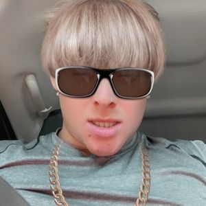 Meet your Posher, Brad